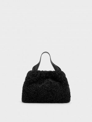 Charles & Keith Ally Furry Slouchy Chain-Handle Bag Siyah | YXDR-96504