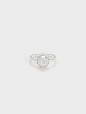 Charles & Keith Flower-Embellished Pearl Ring Gümüş | EUSO-42359