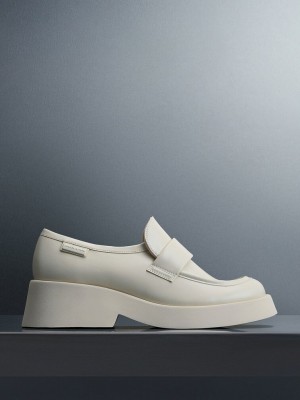 Charles & Keith Giselle Askılı Tıknaz Rugan Loafers Krema | GPUY-32906