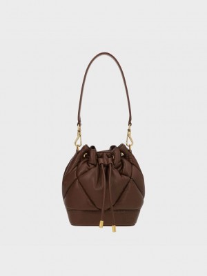 Charles & Keith Lin Kapitone Chain-Handle Bucket Bag Koyu Kahverengi | IQEL-59847