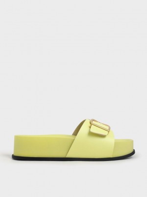 Charles & Keith Metallic Tokalı Flatform Sandals Sarı | SCAE-91602