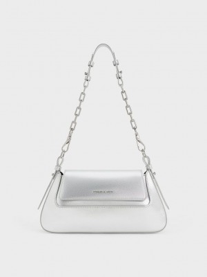 Charles & Keith Olivia Metallic Trapeze Shoulder Bag Gümüş | YZER-85249