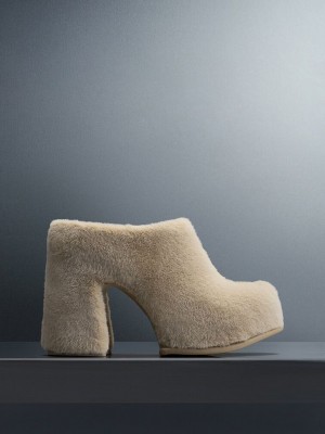 Charles & Keith Pixie Furry Platform Mules Bej Rengi | BXDW-75416