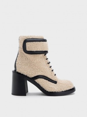 Charles & Keith Rosalie Furry Deri Ankle Boots Bej Rengi | YIBP-21968