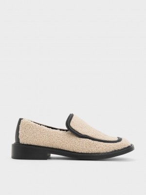 Charles & Keith Rosalie Furry Deri Loafers Bej Rengi | XMKE-84129