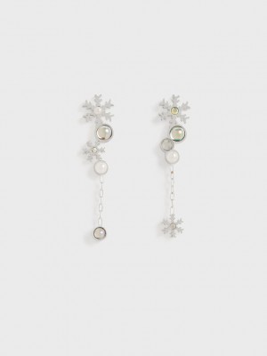 Charles & Keith Snowflakes-Motif Pearl & Crystal Drop Earrings Gümüş | BHQM-60812
